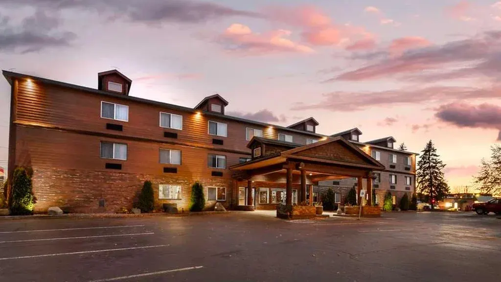 Best Western Plus Concord Inn