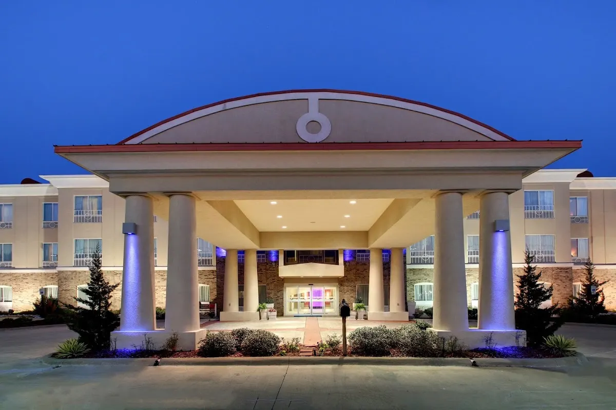 Holiday Inn Express & Suites Winona North by IHG