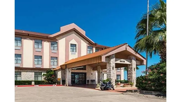Quality Inn & Suites Buda