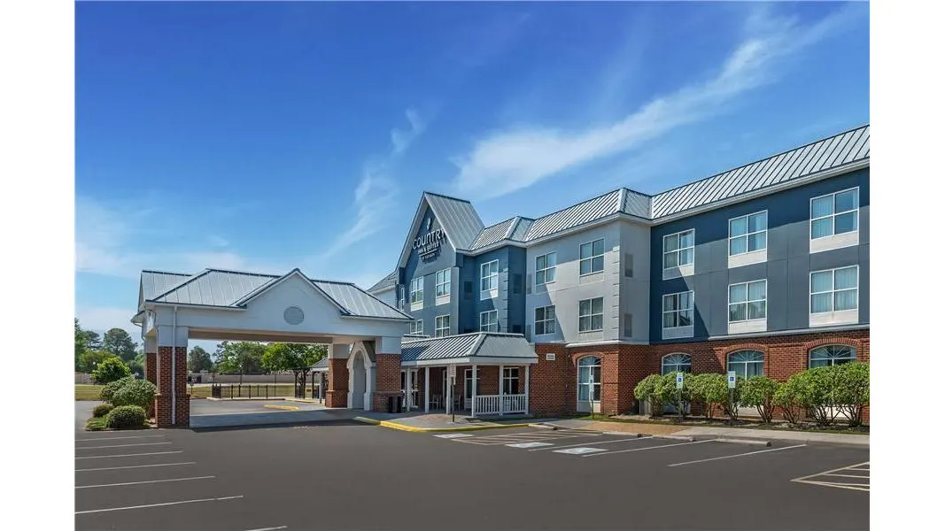 Country Inn & Suites by Radisson, Petersburg, VA