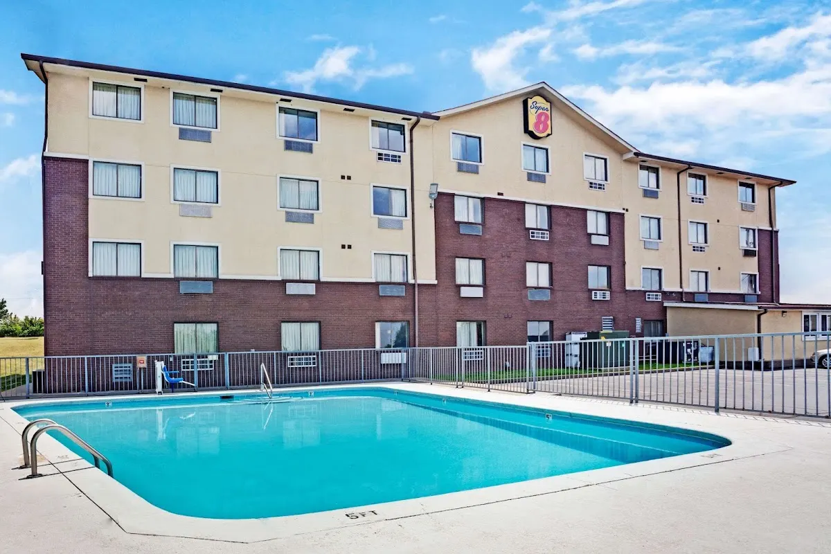 Super 8 by Wyndham Nashville/ Dntn/ Opryland Area