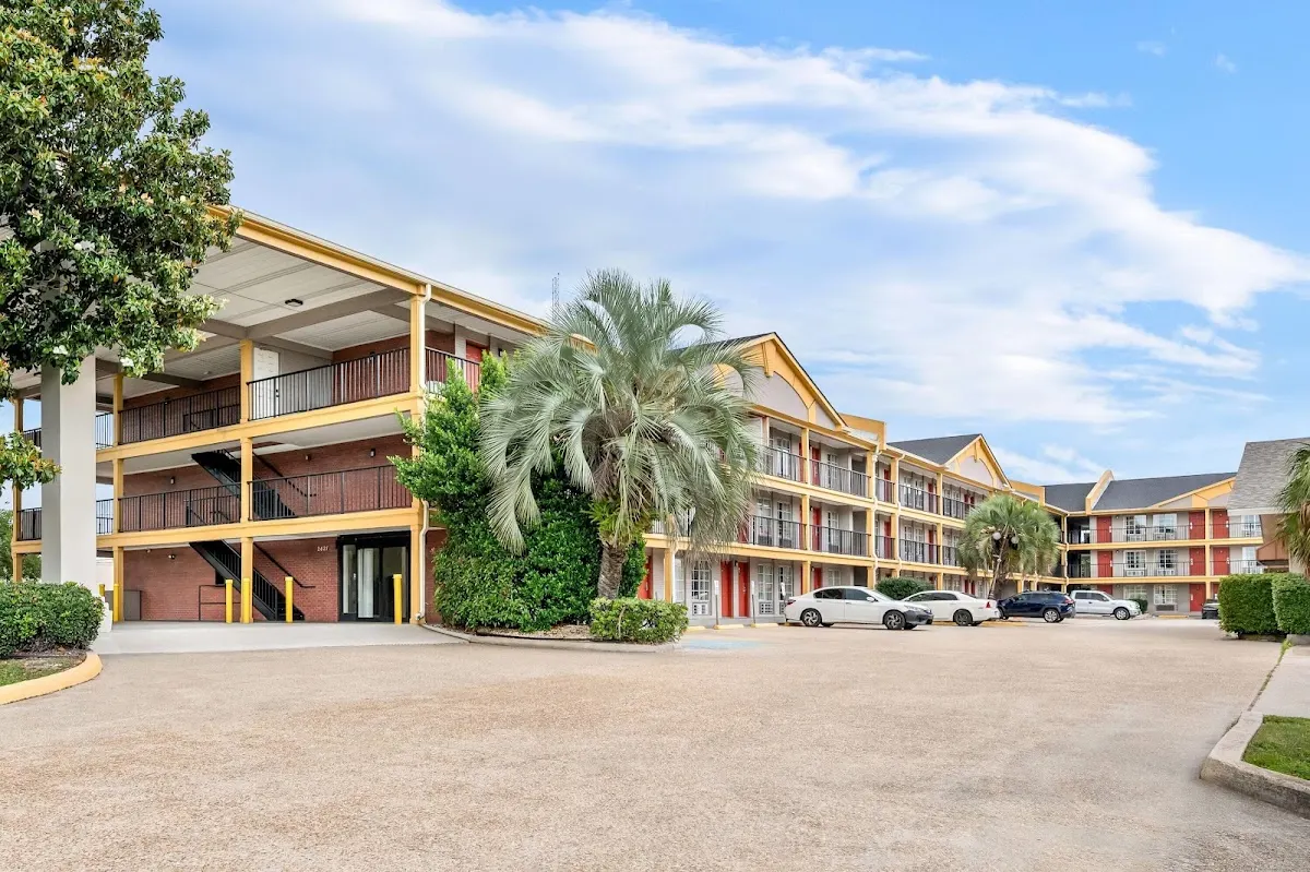 Super 8 by Wyndham Metairie