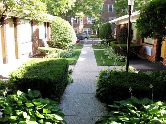 The Carleton of Oak Park Hotel