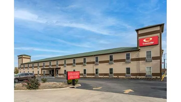 Econo Lodge Inn & Suites Granite City - St. Louis