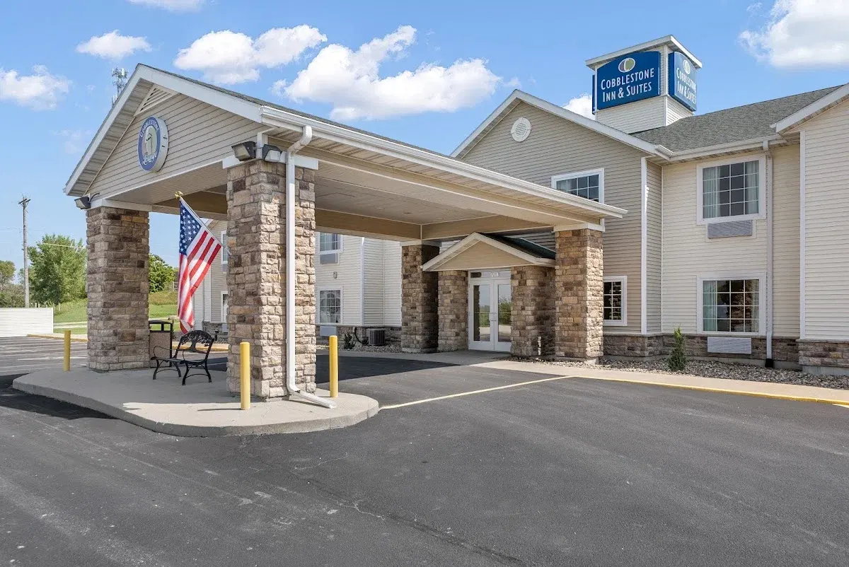 Cobblestone Inn & Suites - Avoca