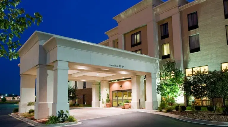 Hampton Inn & Suites Cincinnati-Union Centre
