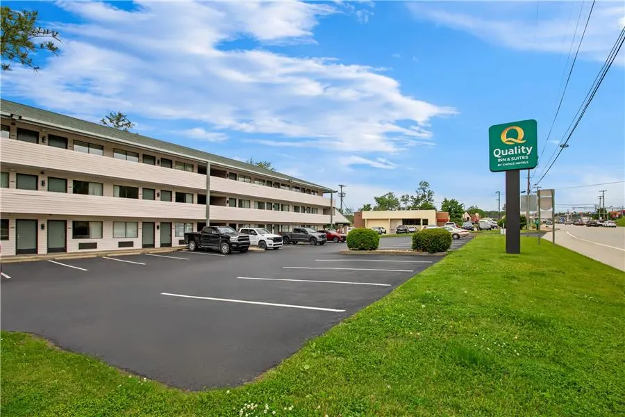 Quality Inn & Suites Gibsonia - Pittsburgh North