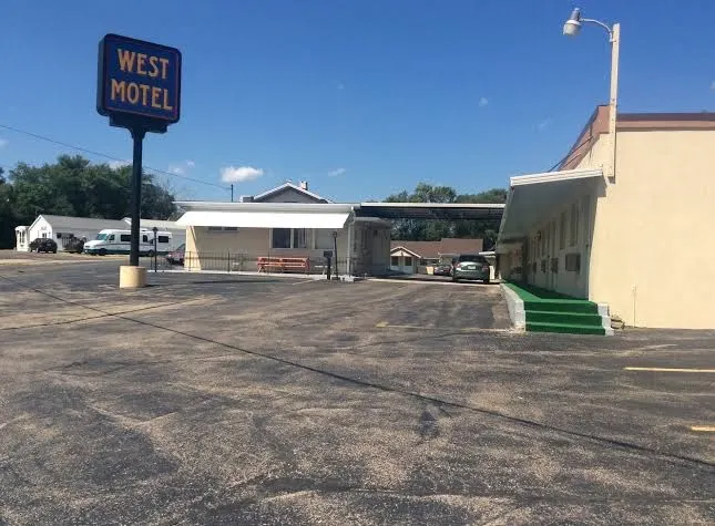 West Motel Freeport