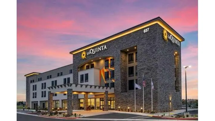 La Quinta Inn & Suites by Wyndham Lincoln