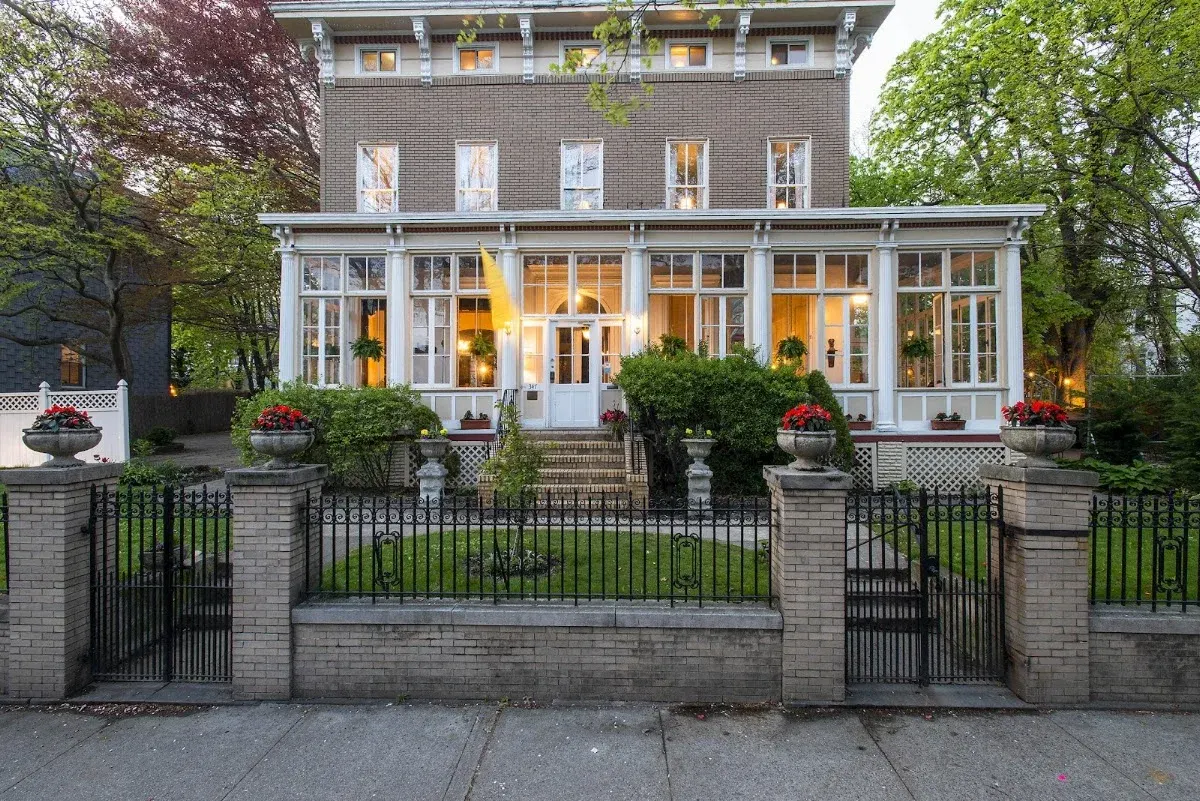 Akwaaba Mansion