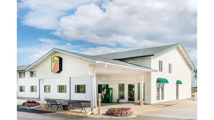Super 8 by Wyndham Okawville