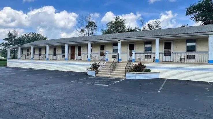 Budget Host Inn (Mel-Dor Motel)