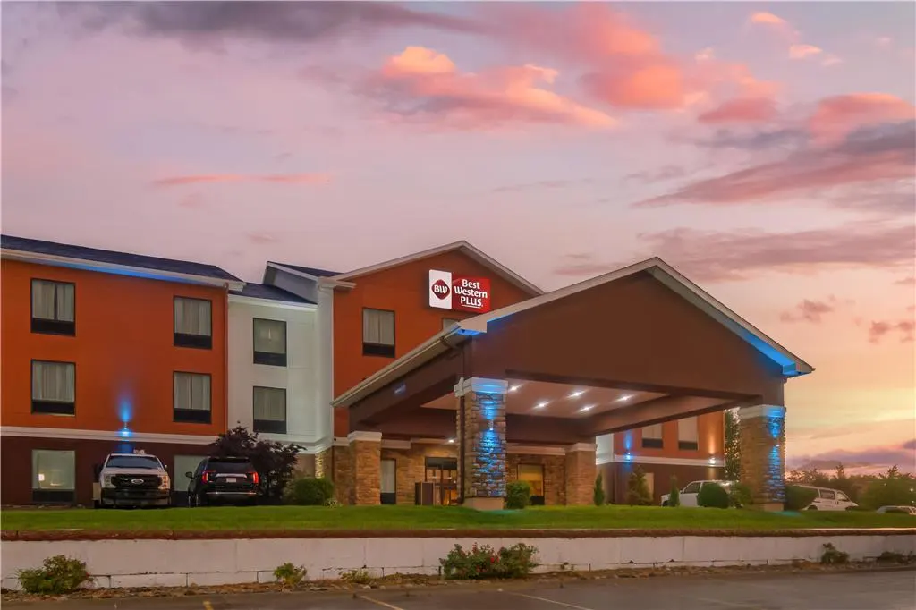 Best Western Plus Hiawatha Hotel