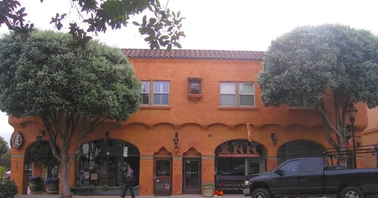 Half Moon Bay Inn