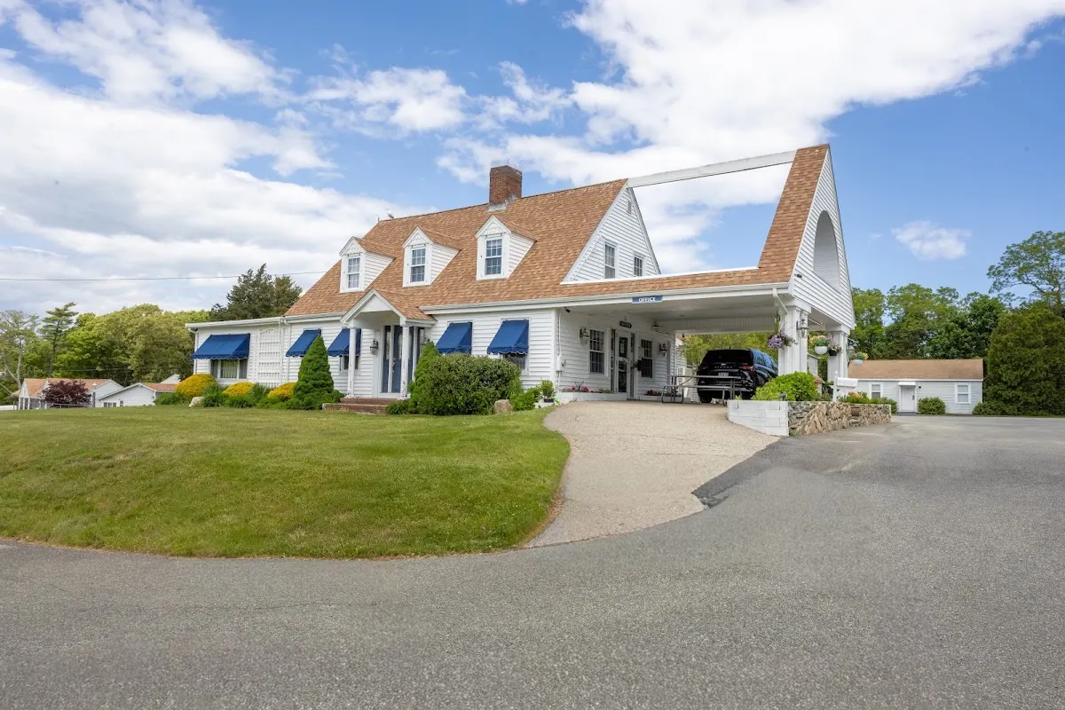Blue Spruce Motel & Townhouses