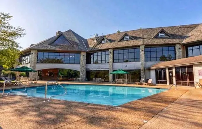 Stonebridge Village condominiums