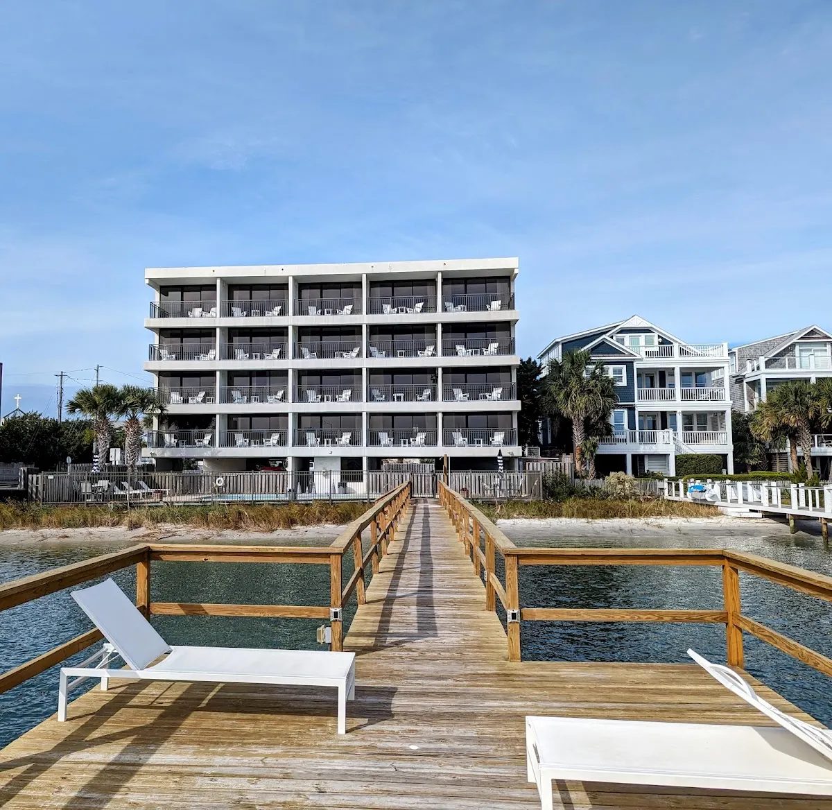 Harbor Inn