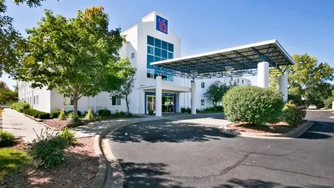 Motel 6 Brooklyn Center, MN - Minneapolis
