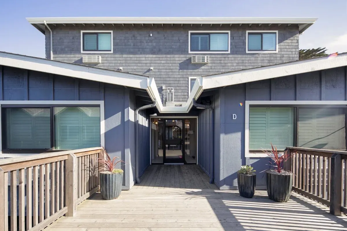 Inn At Moss Landing Point