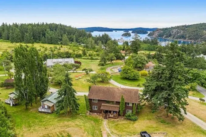 Deer Harbor Inn