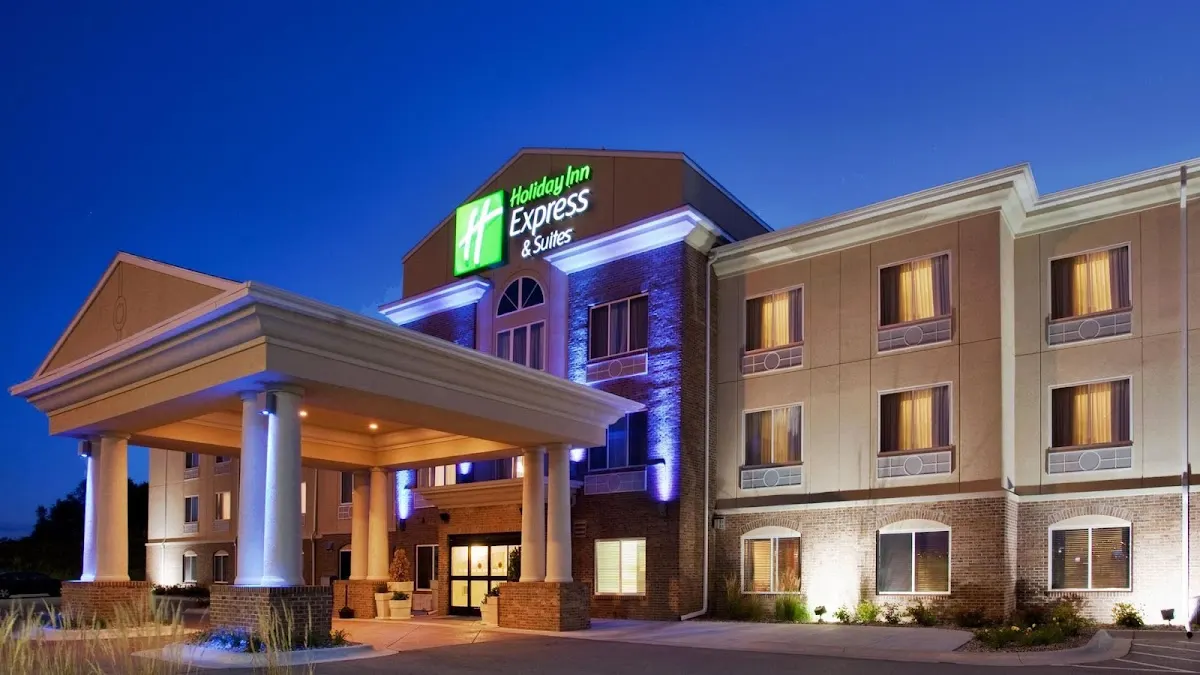 Holiday Inn Express & Suites Cherry Hills by IHG