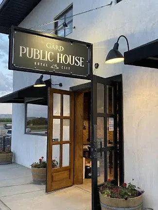 Gard Public House Restaurant & Inn