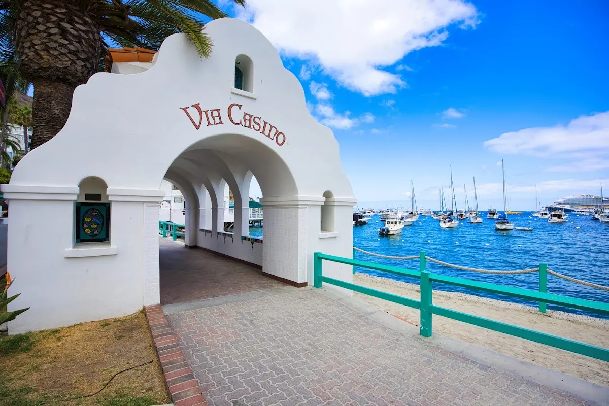 Catalina Courtyard Suites