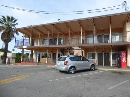 Travel Inn & Suites