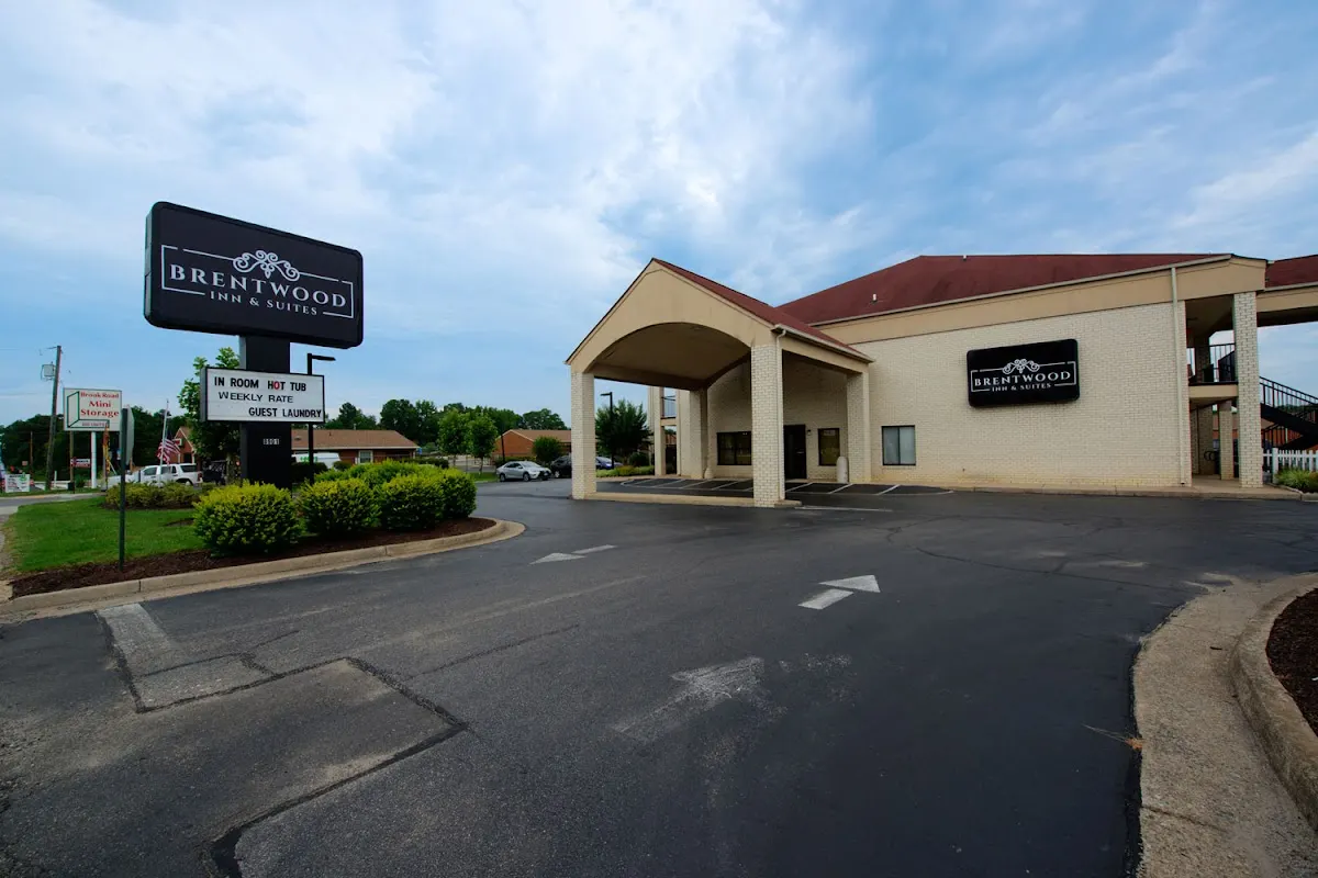 Brentwood Inn and Suites