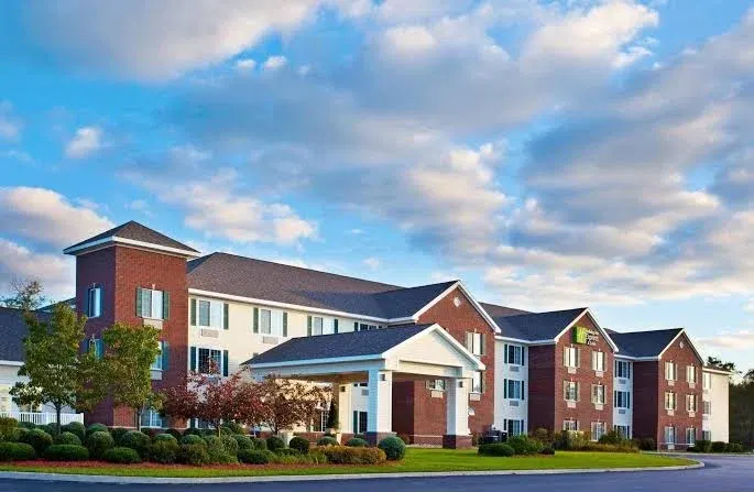 Holiday Inn Express & Suites