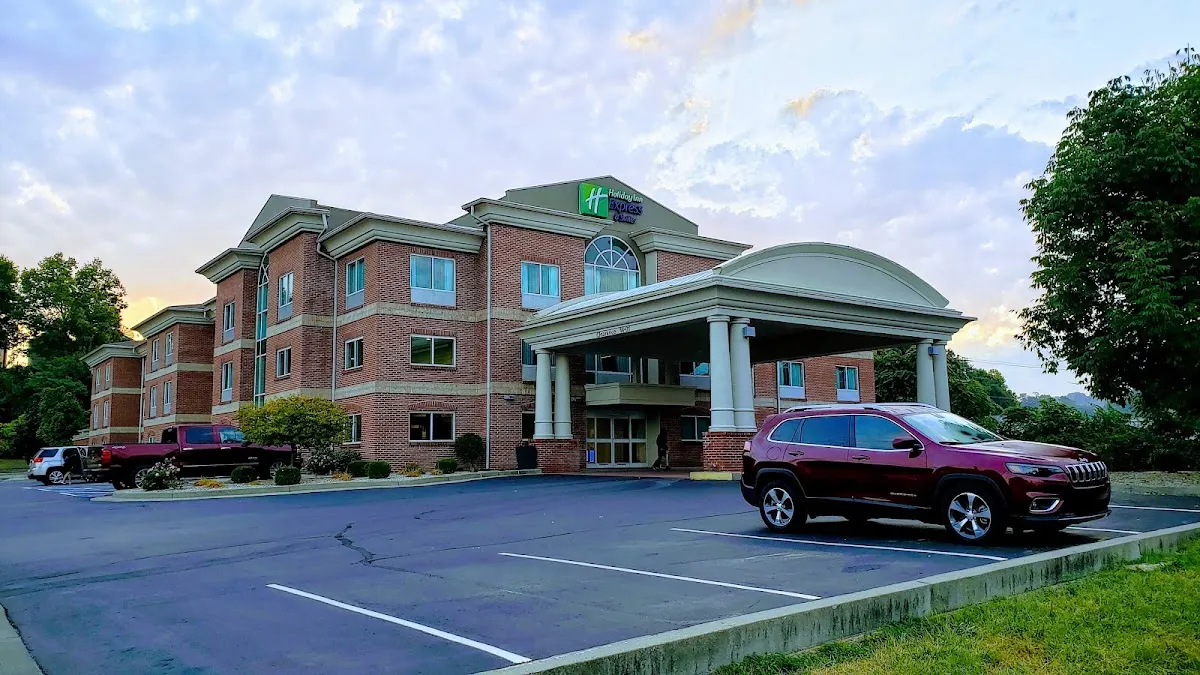 Holiday Inn Express & Suites Cincinnati SE Newport, an IHG Hotel