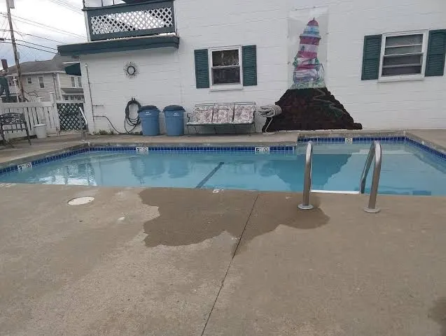 Cross Winds Cottages & Motel