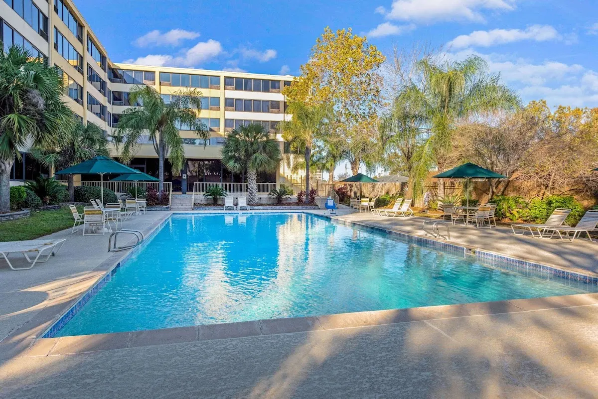 La Quinta Inn & Suites by Wyndham New Orleans Airport