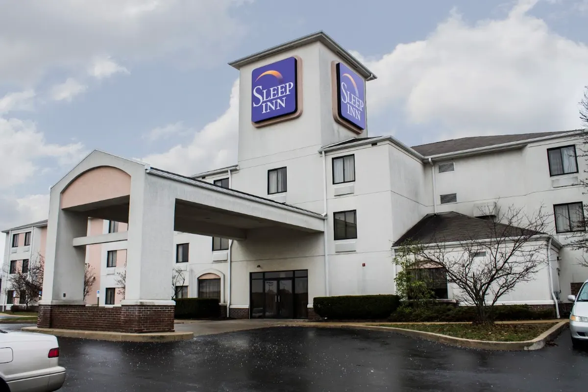Suburban Studios Johnstown - Richland Town Center