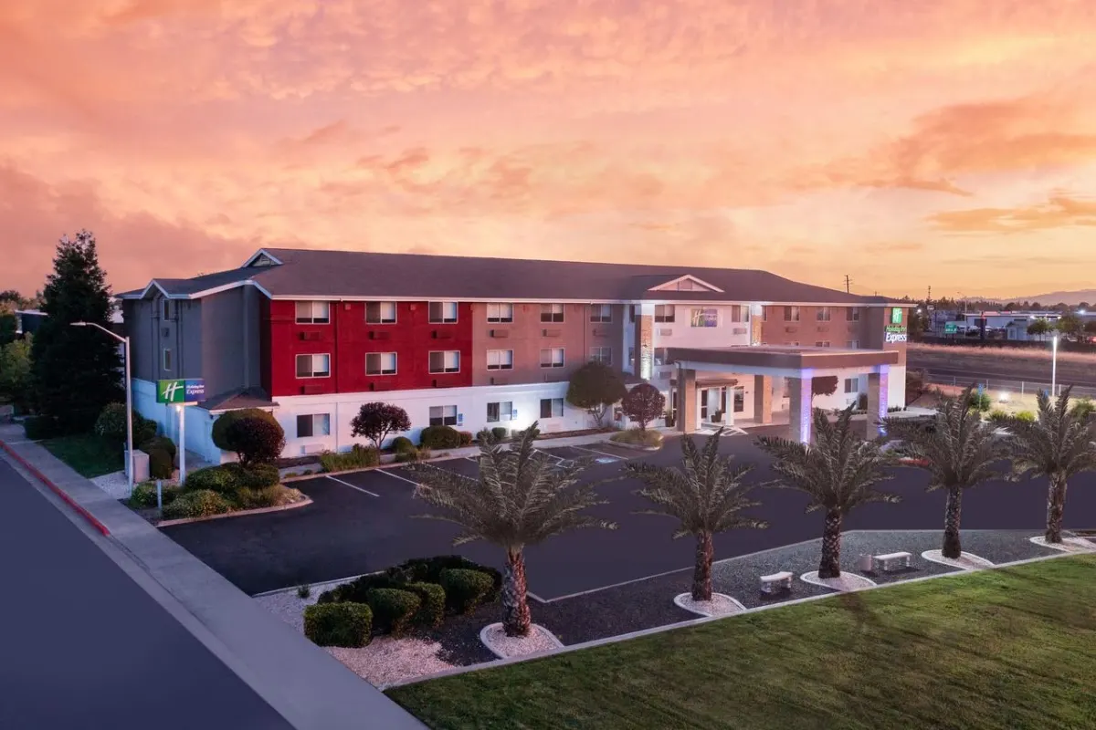 Holiday Inn Express Redding North – Shasta Lake by IHG