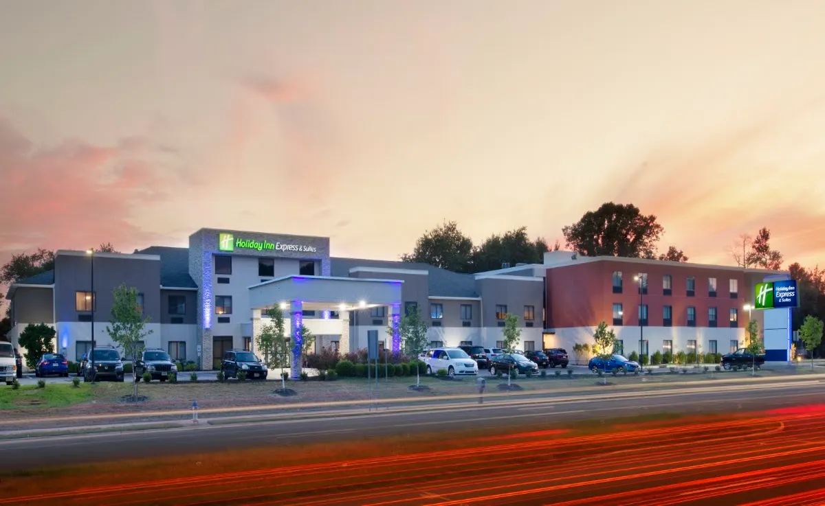 Holiday Inn Express & Suites Williamstown - Glassboro by IHG