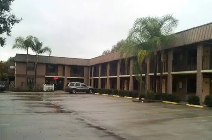 East Lake Inn