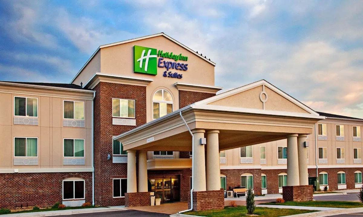 Holiday Inn Express & Suites Dubuque-West by IHG