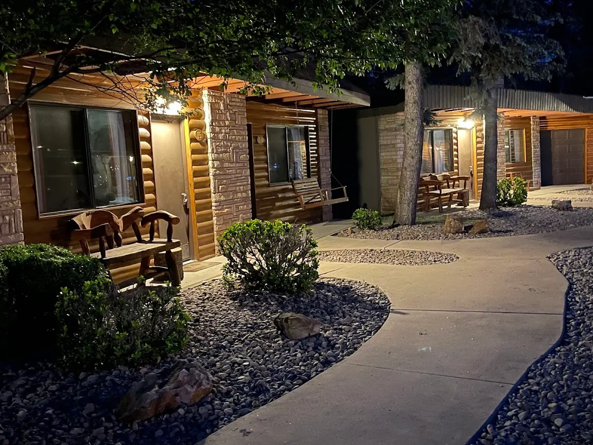 West Winds Lodge