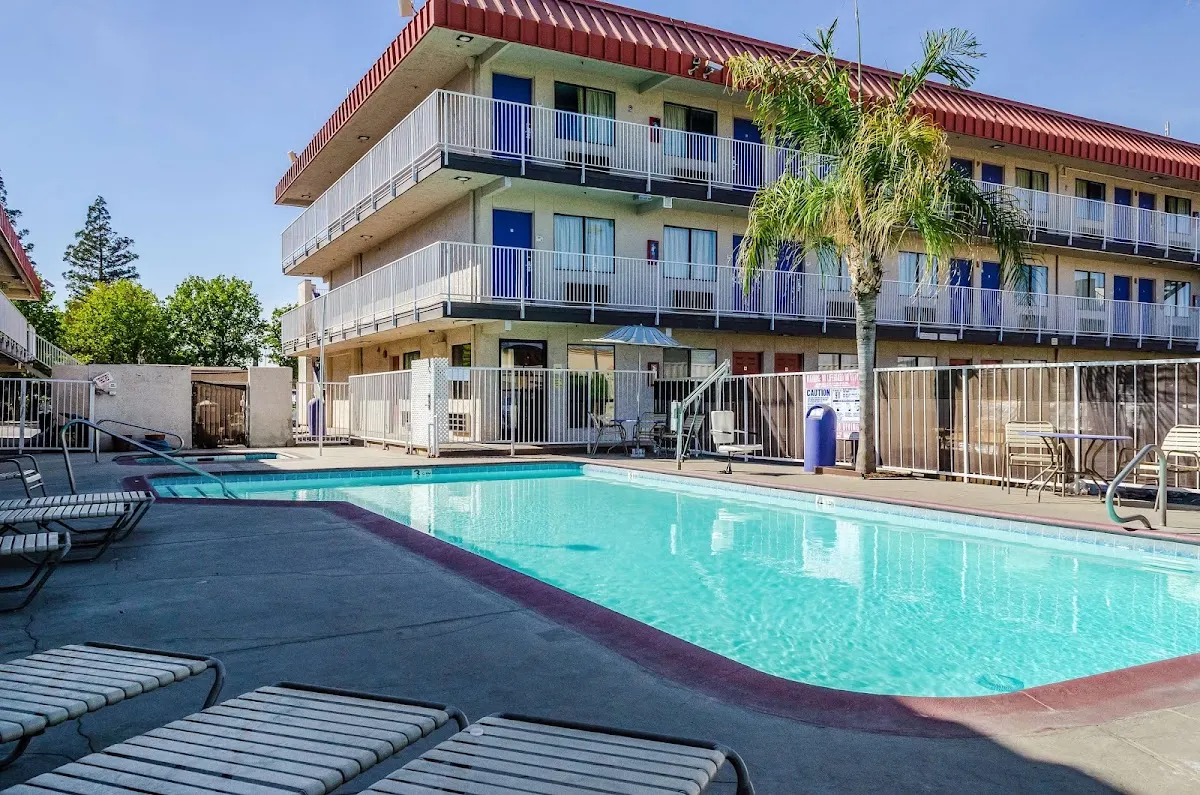 Studio 6 Fresno, CA - Extended Stay
