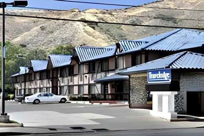 Triplodge Hotel Santa Clarita/Valencia