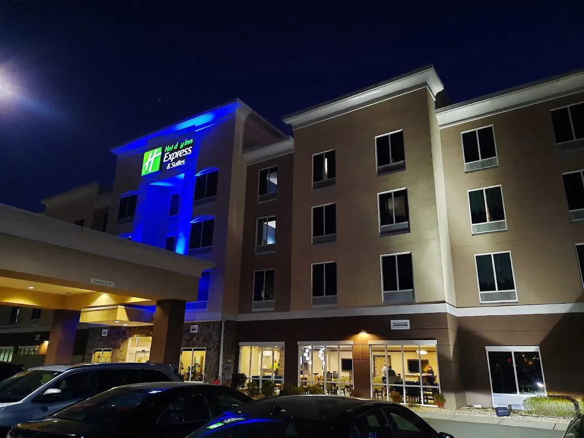 Holiday Inn Express & Suites Goldsboro - Base Area by IHG
