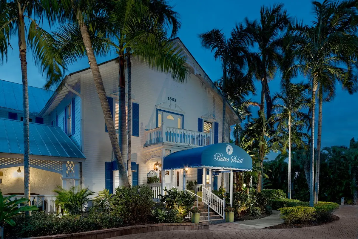 Olde Marco Island Inn & Suites