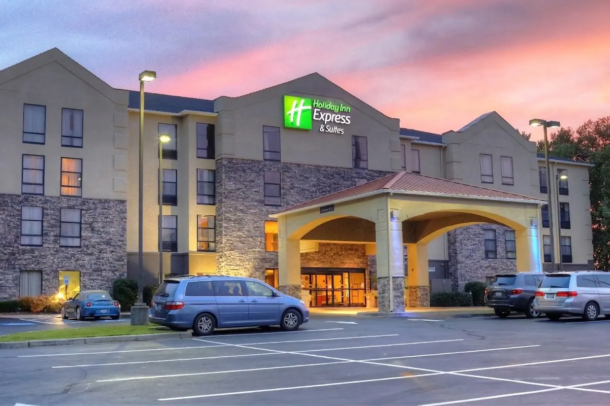 Holiday Inn Express & Suites