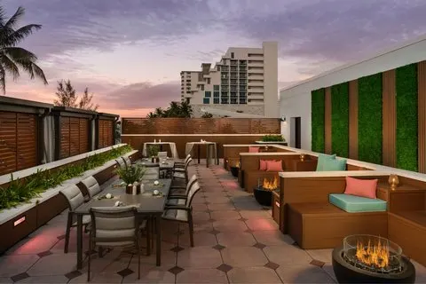 Courtyard by Marriott Oceanside Fort Lauderdale Beach