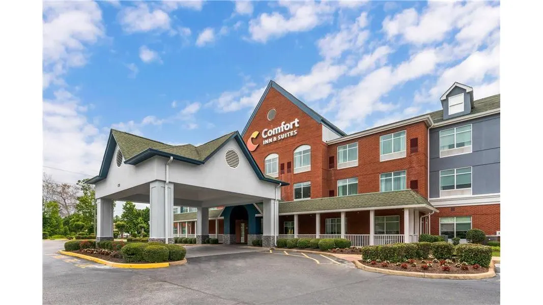 Comfort Inn & Suites Hampton near Coliseum