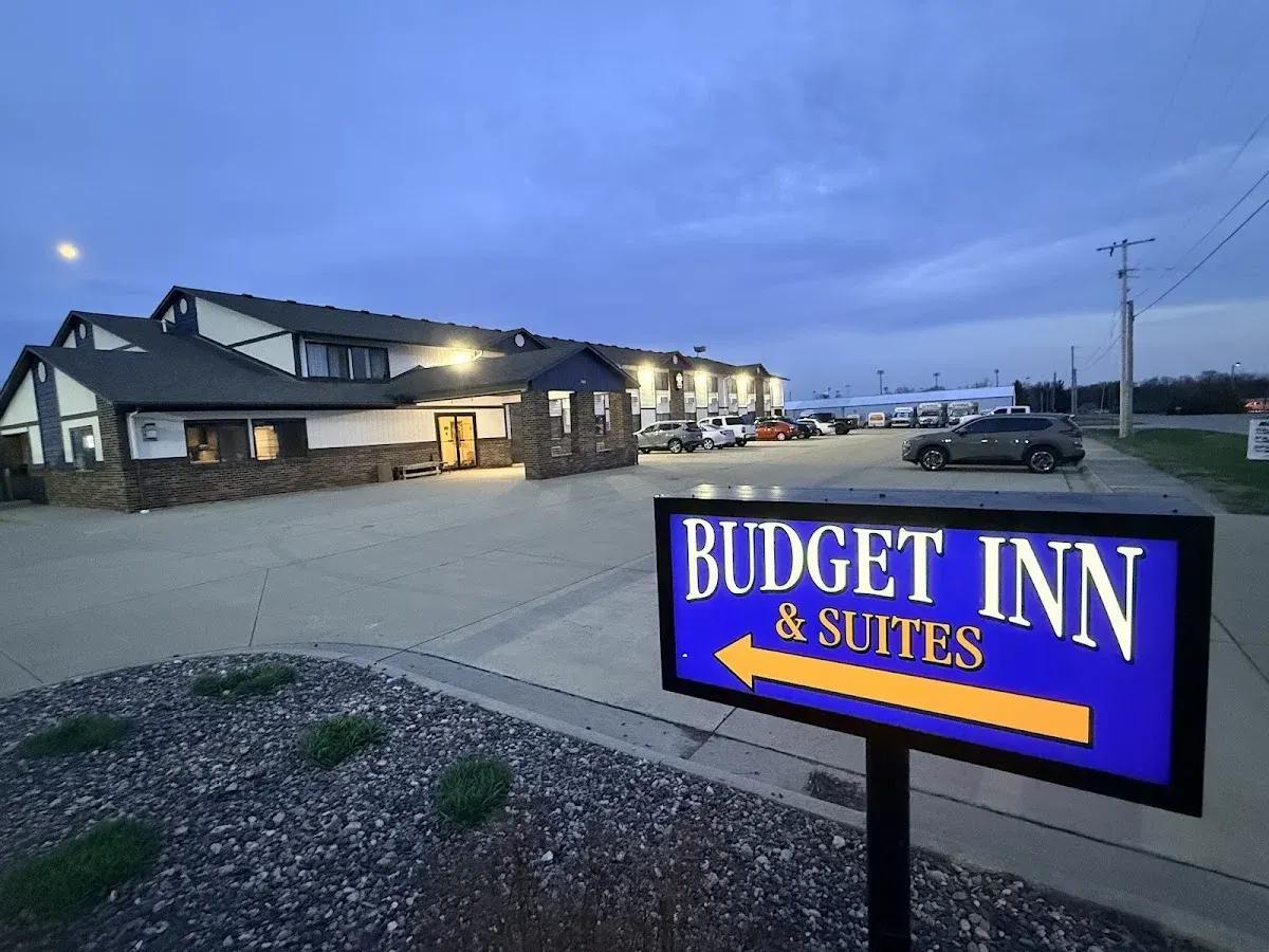 Budget Inn and Suites, Dewitt, Iowa