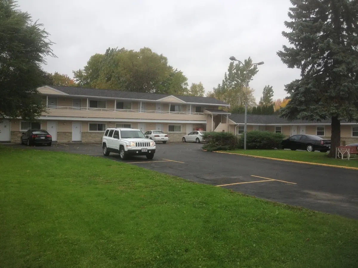 Parkway Motel