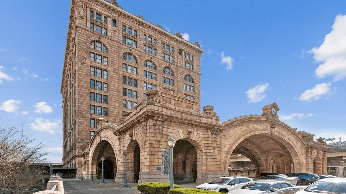Placemakr Pittsburgh Downtown, Apartments by Hilton