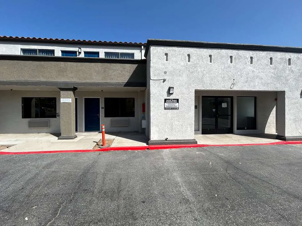 Motel 6 Lake Elsinore, CA